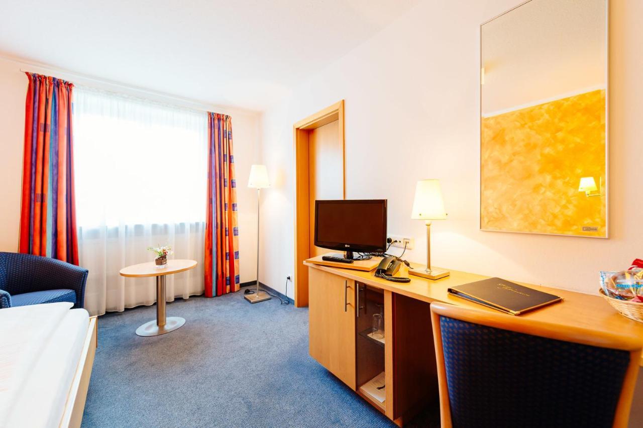 Hotel Graf Lehndorff Zur Messe Monaco di Baviera Esterno foto