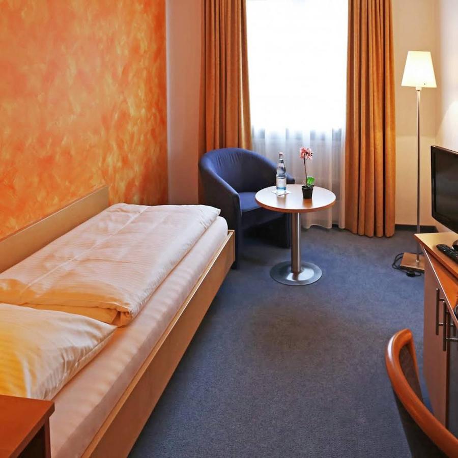 Hotel Graf Lehndorff Zur Messe Monaco di Baviera Esterno foto