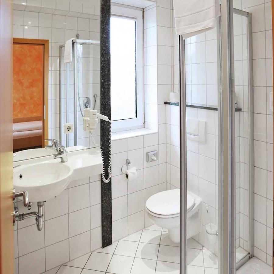 Hotel Graf Lehndorff Zur Messe Monaco di Baviera Esterno foto