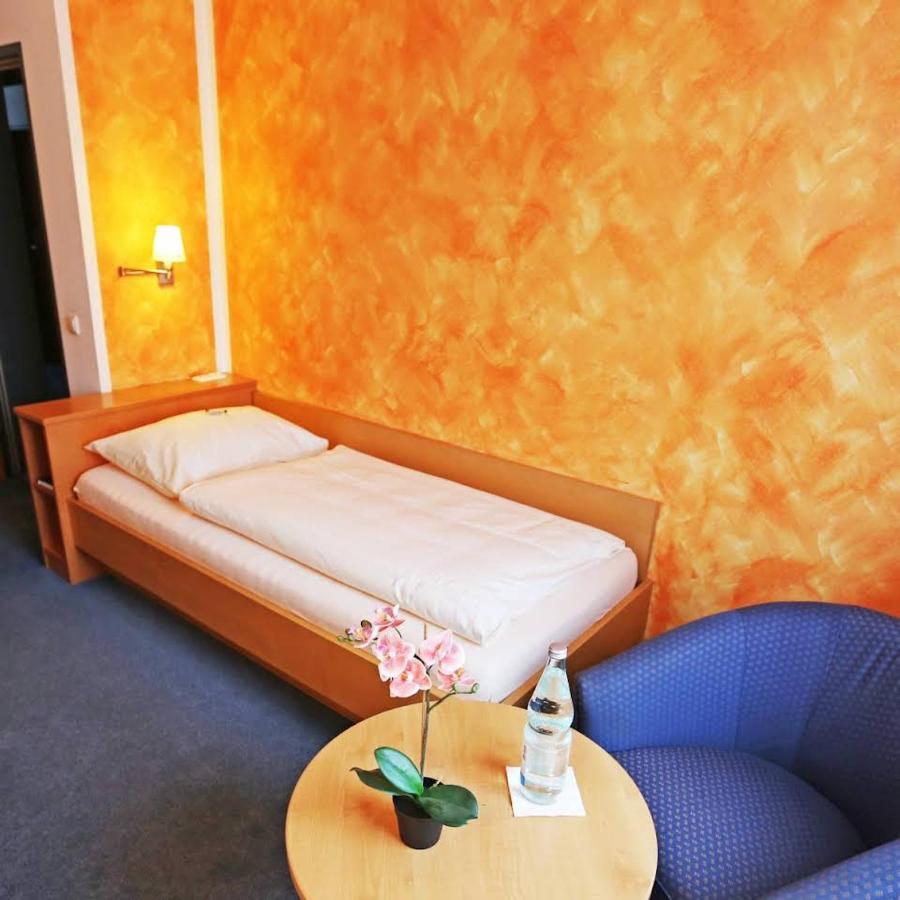 Hotel Graf Lehndorff Zur Messe Monaco di Baviera Esterno foto